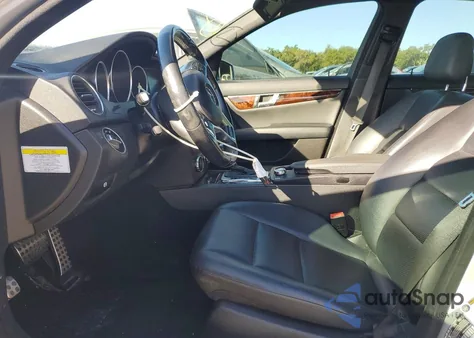 2014 Mercedes-Benz C 250 from USA, damaged, VIN WDDGF4HBXEA951811